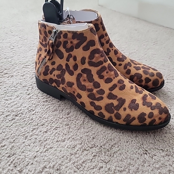 NWT Time and Tru Women's Booties - Picture 4 of 7